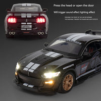 1:24 Die-Cast Ford Mustang Shelby GT500 Model