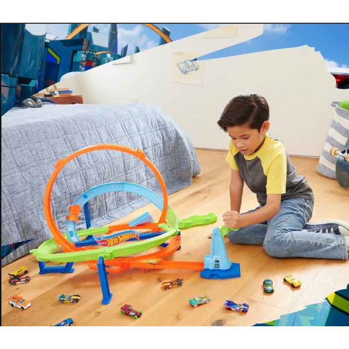 Hot Wheels 360° Loop Stunt Track Set with Launcher